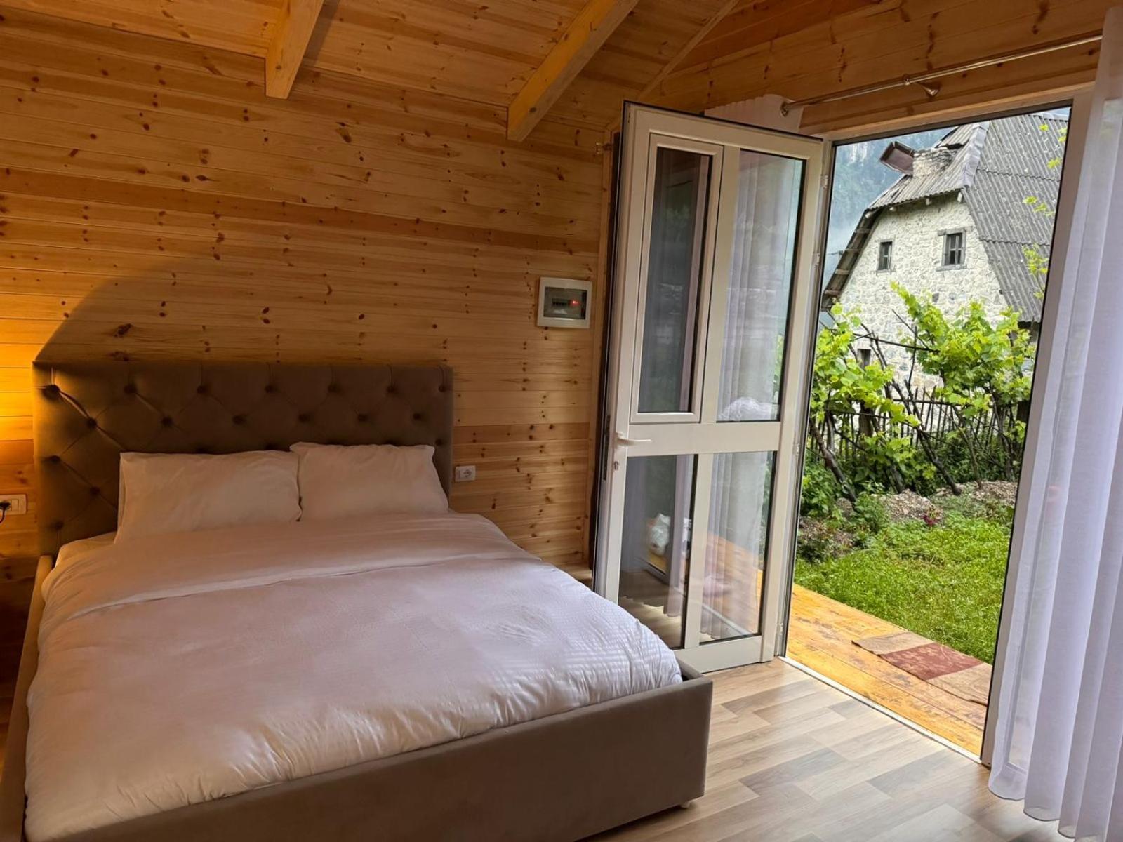 Thethi Mountain Villas Eksteriør bilde